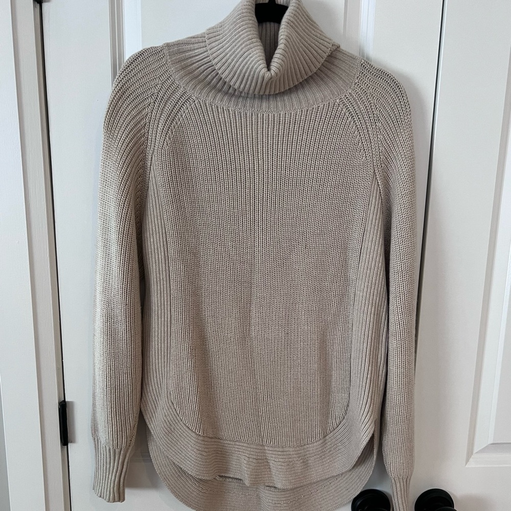 Aritzia Wilfred Free Asianna merino wool sweater